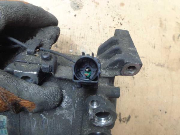 COMPRESSEUR DE CLIMATISATION HYUNDAI/KIA - Vue 3